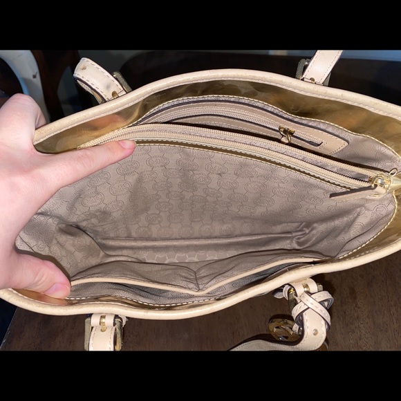 Michael Kors purse - Picture 4 of 4